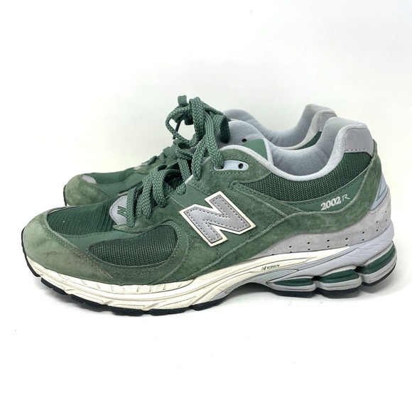 New Balance Running 2002RHW Nightwatch Green Silver Size 10 - Picture 2 of 8